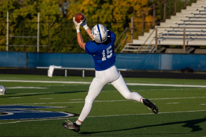 Josh DiBlasio hauls in a pass for Hilliard Davidson (photo courtesy of the DiBlasio family)
